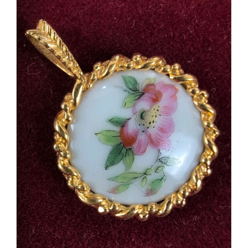 Vintage Danbury Mint Haviland Limoges Porcelain Pendant World's Porcelain Houses